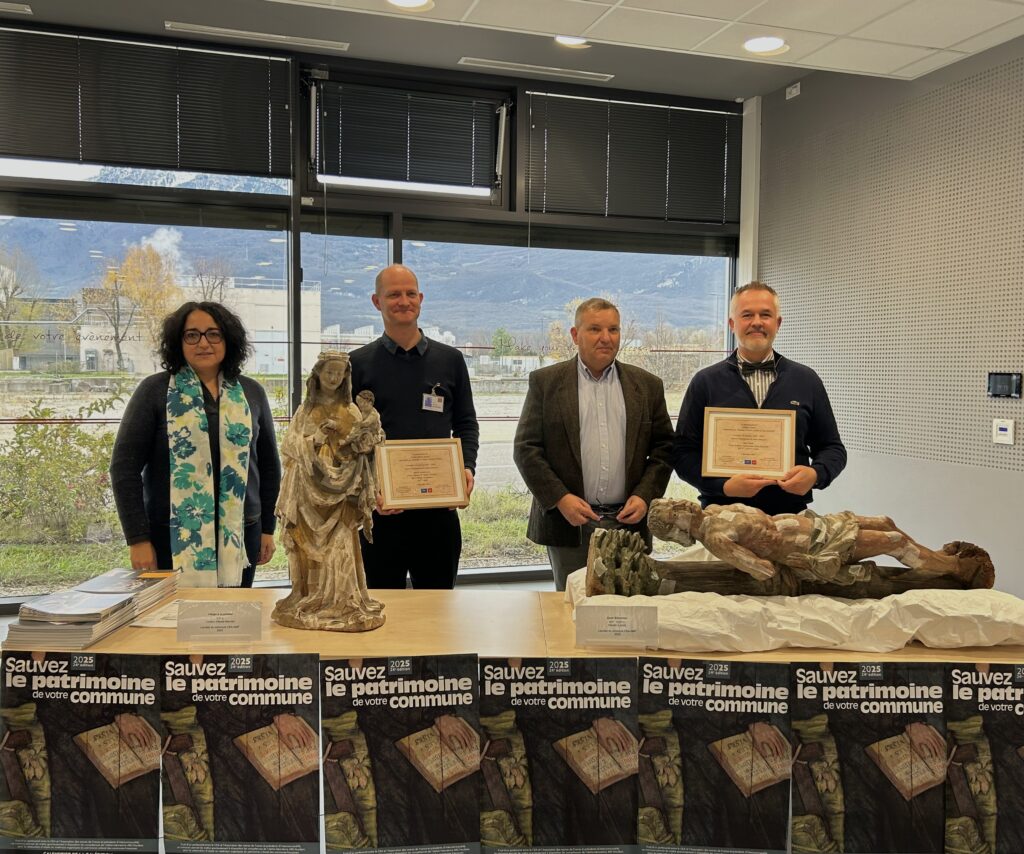 Maires des communes lauréates accompagnés des représentants de la Direction du CEA et de l'AMF